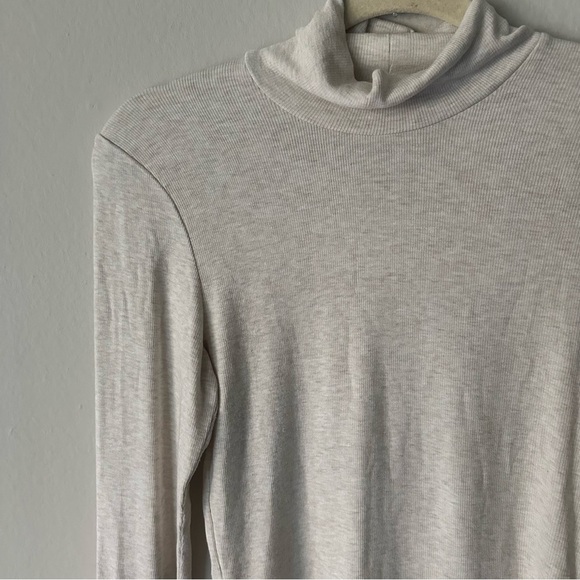 Aritzia Wilfred Free Mockneck‎ Pullover Long Sleeve Lounge in Oatmeal Medium - Picture 3 of 7
